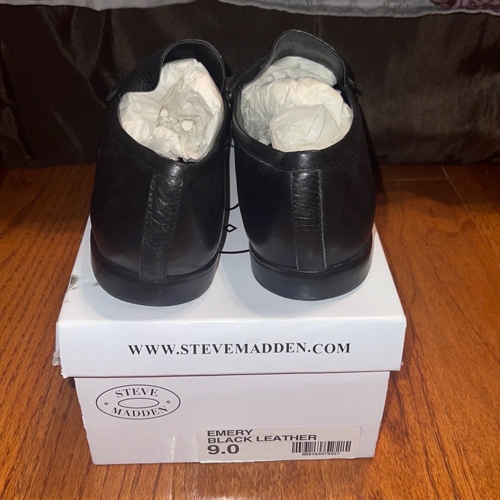 Steve Madden Emery Black Leather Flats SOLD!